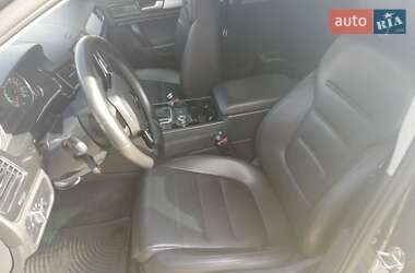 Позашляховик / Кросовер Volkswagen Touareg 2011 в 