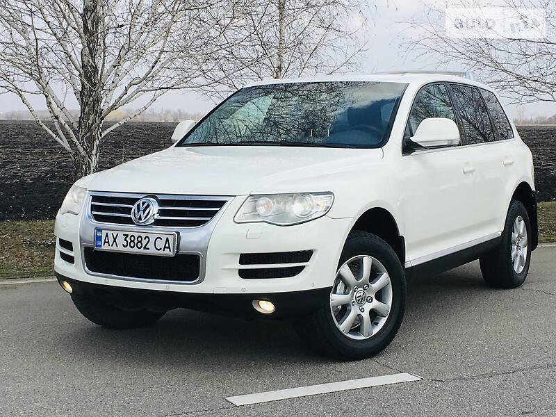 Позашляховик / Кросовер Volkswagen Touareg 2008 в Новомосковську