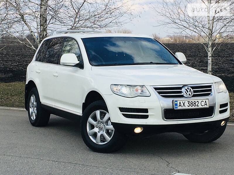 Позашляховик / Кросовер Volkswagen Touareg 2008 в Новомосковську