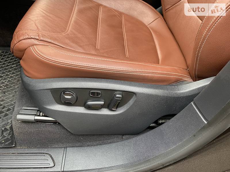 Позашляховик / Кросовер Volkswagen Touareg 2016 в Дніпрі фото 19 Позашляховик / Кросовер Volkswagen Touareg 2016 в Дніпрі