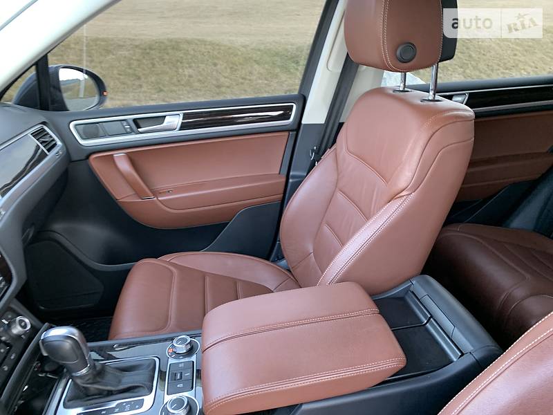 Позашляховик / Кросовер Volkswagen Touareg 2016 в Дніпрі фото 27 Позашляховик / Кросовер Volkswagen Touareg 2016 в Дніпрі