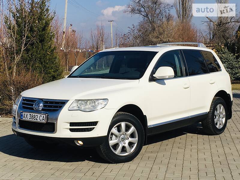 Позашляховик / Кросовер Volkswagen Touareg 2008 в Новомосковську