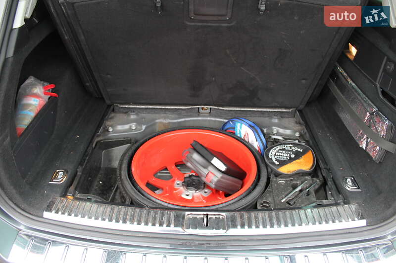 Внедорожник / Кроссовер Volkswagen Touareg 2014 в Харькове