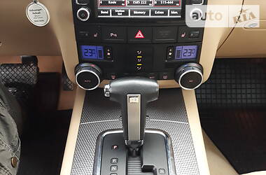 Позашляховик / Кросовер Volkswagen Touareg 2010 в 