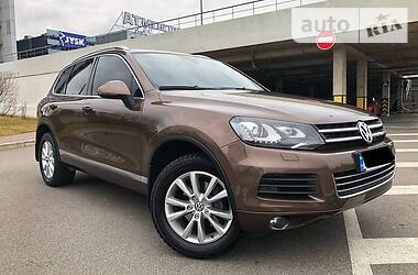 Позашляховик / Кросовер Volkswagen Touareg 2014 в 