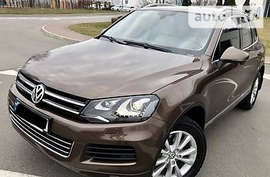 Позашляховик / Кросовер Volkswagen Touareg 2014 в 