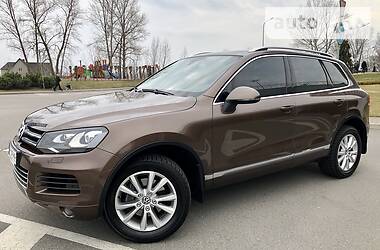 Позашляховик / Кросовер Volkswagen Touareg 2014 в 