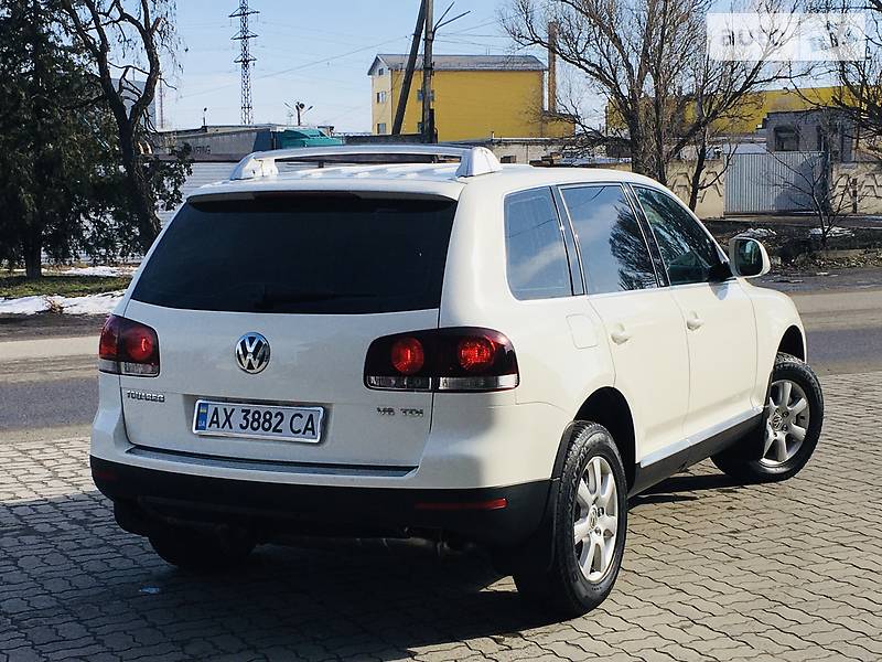 Позашляховик / Кросовер Volkswagen Touareg 2008 в Новомосковську