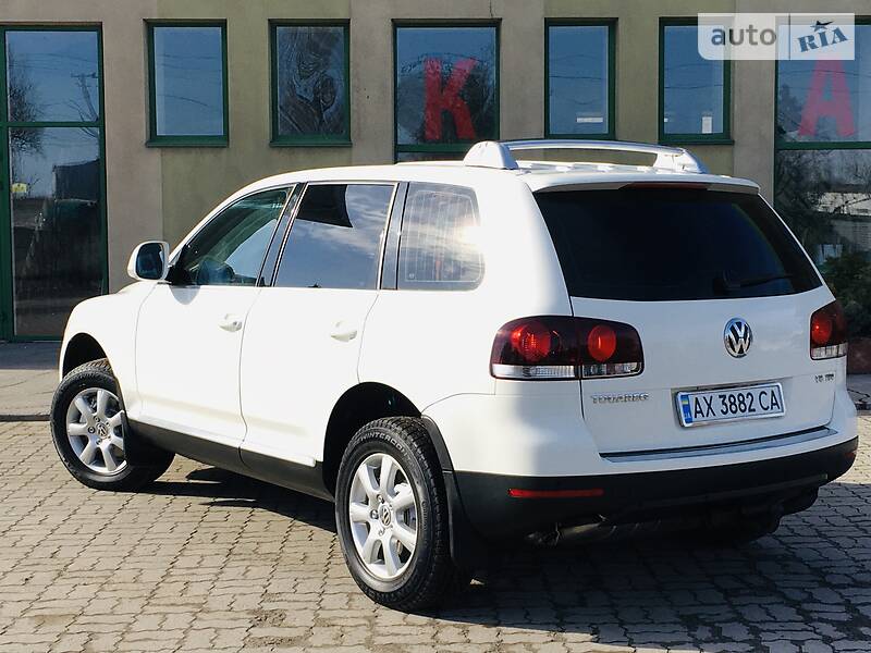 Позашляховик / Кросовер Volkswagen Touareg 2008 в Новомосковську