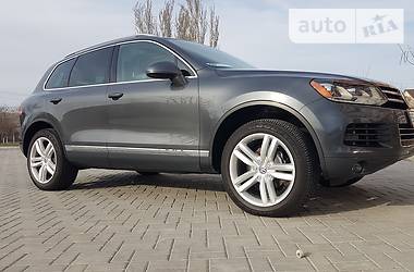 Внедорожник / Кроссовер Volkswagen Touareg 2011 в Николаеве