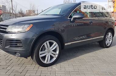 Внедорожник / Кроссовер Volkswagen Touareg 2011 в Николаеве