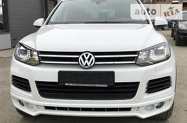 Позашляховик / Кросовер Volkswagen Touareg 2013 в 