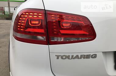 Позашляховик / Кросовер Volkswagen Touareg 2013 в 