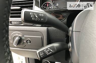 Позашляховик / Кросовер Volkswagen Touareg 2013 в 