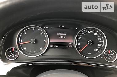 Позашляховик / Кросовер Volkswagen Touareg 2013 в 