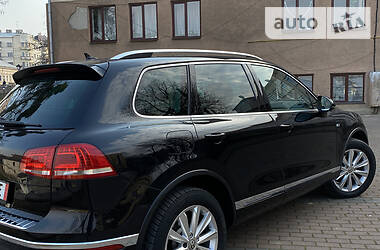 Позашляховик / Кросовер Volkswagen Touareg 2015 в 