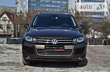 Позашляховик / Кросовер Volkswagen Touareg 2012 в 