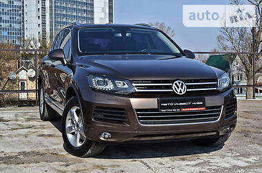 Позашляховик / Кросовер Volkswagen Touareg 2012 в 