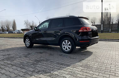 Позашляховик / Кросовер Volkswagen Touareg 2011 в 