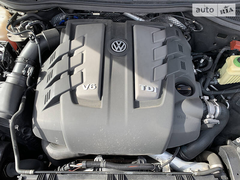 Внедорожник / Кроссовер Volkswagen Touareg 2011 в Житомире