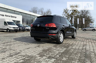 Позашляховик / Кросовер Volkswagen Touareg 2011 в 