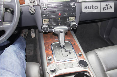 Позашляховик / Кросовер Volkswagen Touareg 2007 в 