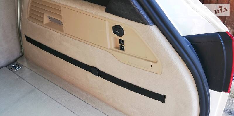 Позашляховик / Кросовер Volkswagen Touareg 2011 в Харкові