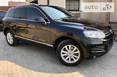 Позашляховик / Кросовер Volkswagen Touareg 2011 в 