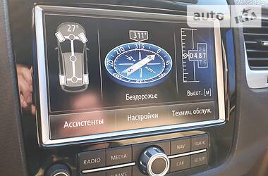 Позашляховик / Кросовер Volkswagen Touareg 2011 в 