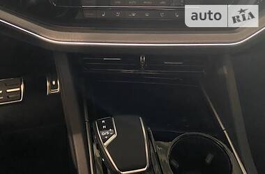 Позашляховик / Кросовер Volkswagen Touareg 2020 в 
