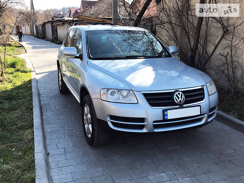 Позашляховик / Кросовер Volkswagen Touareg 2004 в 
