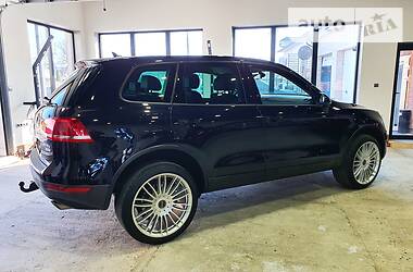 Позашляховик / Кросовер Volkswagen Touareg 2012 в 