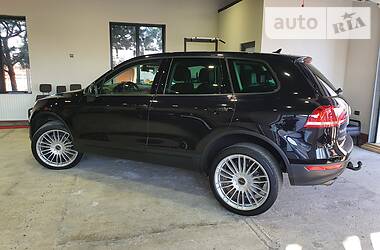 Позашляховик / Кросовер Volkswagen Touareg 2012 в 