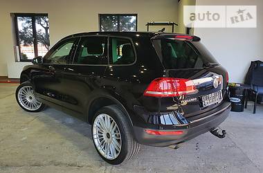 Позашляховик / Кросовер Volkswagen Touareg 2012 в 