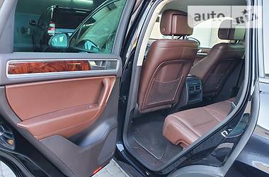 Позашляховик / Кросовер Volkswagen Touareg 2012 в 