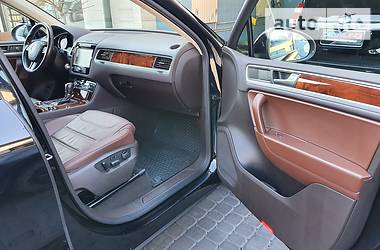 Позашляховик / Кросовер Volkswagen Touareg 2012 в 