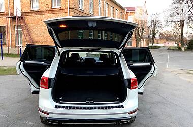 Внедорожник / Кроссовер Volkswagen Touareg 2015 в Виннице