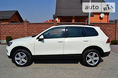 Позашляховик / Кросовер Volkswagen Touareg 2012 в 