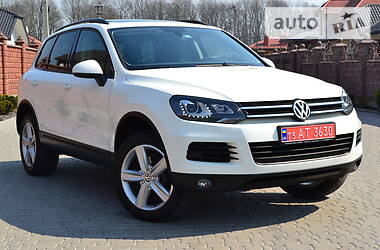 Позашляховик / Кросовер Volkswagen Touareg 2012 в 