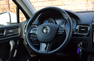Позашляховик / Кросовер Volkswagen Touareg 2012 в 