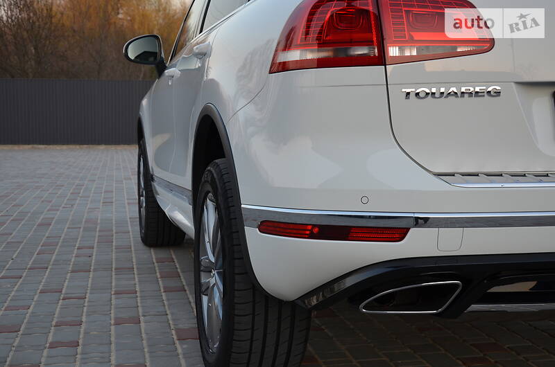 Позашляховик / Кросовер Volkswagen Touareg 2015 в Луцьку