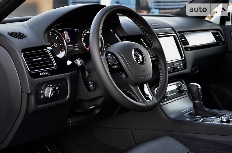 Позашляховик / Кросовер Volkswagen Touareg 2015 в Луцьку
