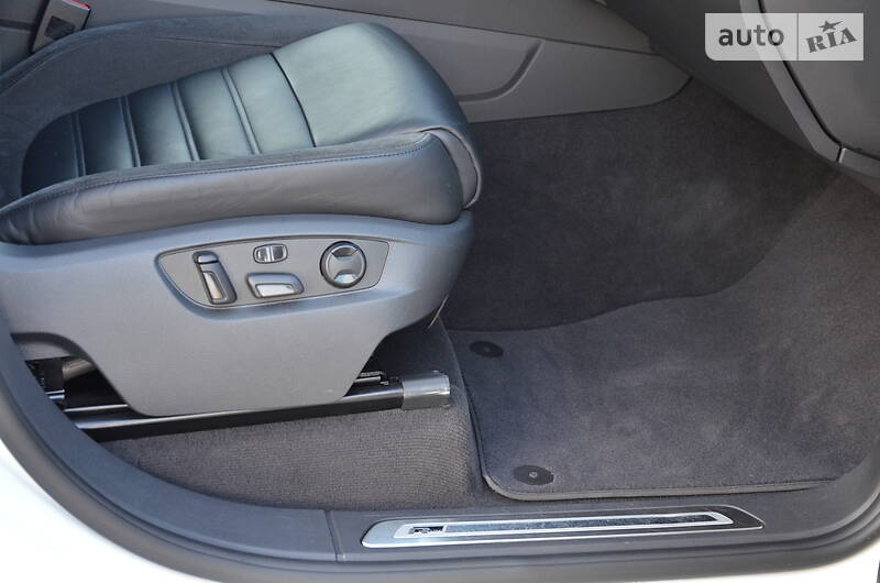 Позашляховик / Кросовер Volkswagen Touareg 2015 в Луцьку