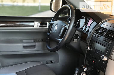 Позашляховик / Кросовер Volkswagen Touareg 2008 в 