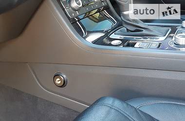 Позашляховик / Кросовер Volkswagen Touareg 2016 в 