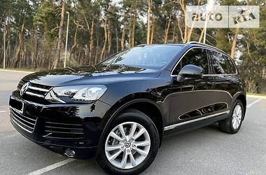 Позашляховик / Кросовер Volkswagen Touareg 2013 в 