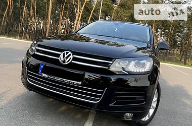 Позашляховик / Кросовер Volkswagen Touareg 2013 в 