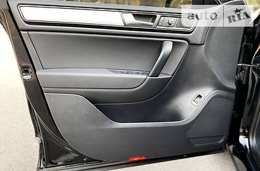 Позашляховик / Кросовер Volkswagen Touareg 2013 в 