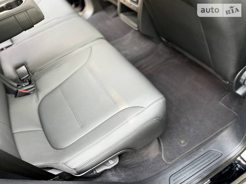 Позашляховик / Кросовер Volkswagen Touareg 2013 в Києві