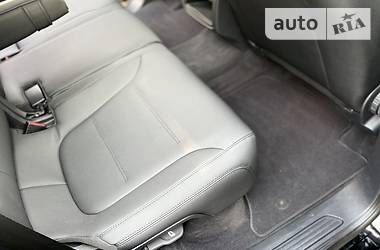 Позашляховик / Кросовер Volkswagen Touareg 2013 в 